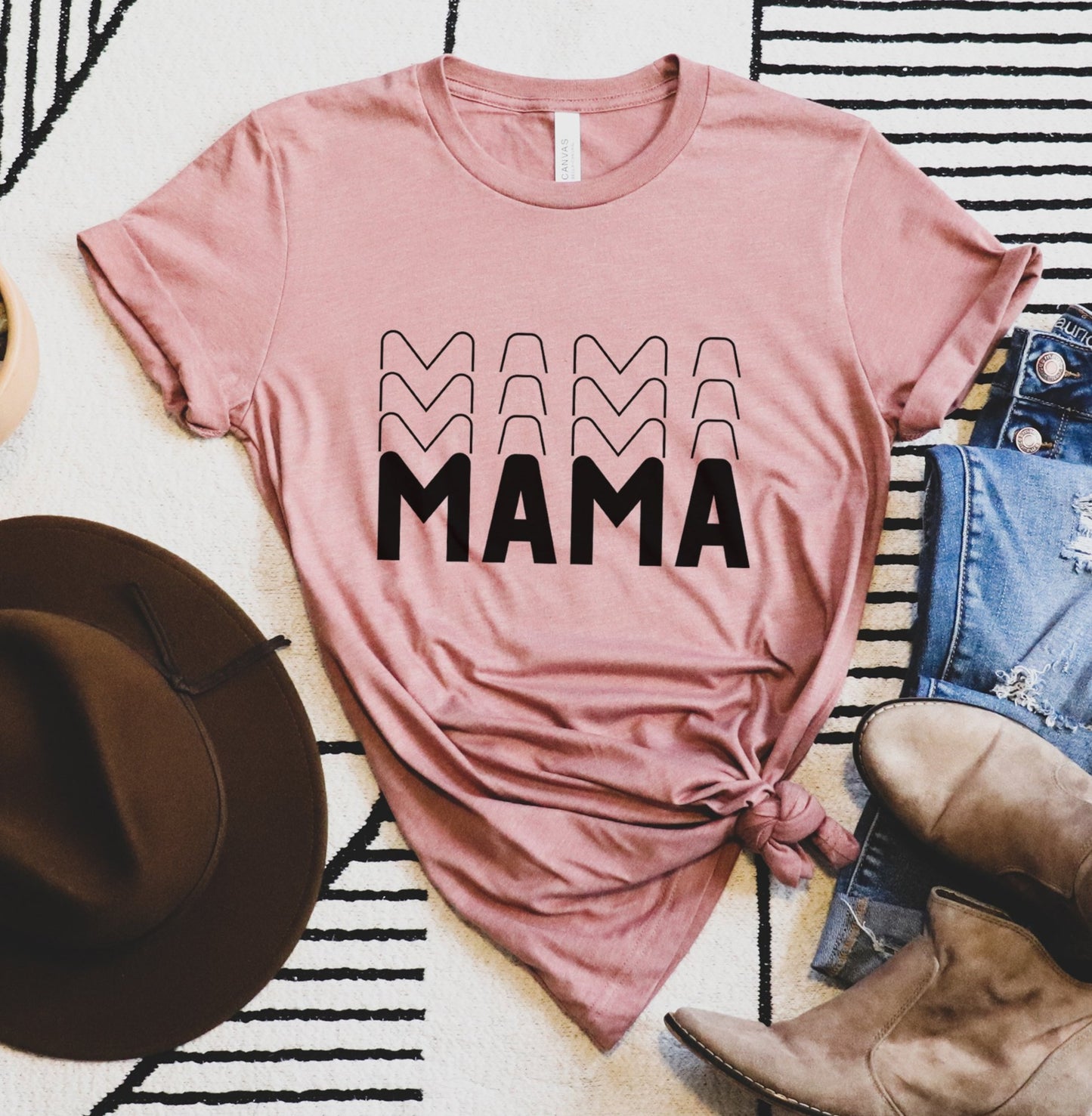 Mama Groovy Outlines Tee